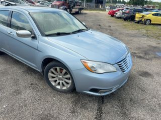 2013 Chrysler 200 Limited - Exterior Front Right Corner Image